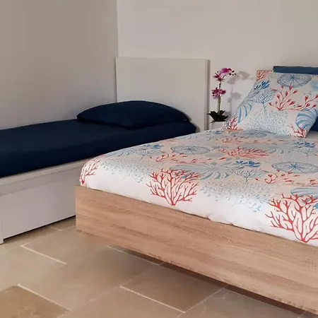 Maison calme et rénovée Oléa Provence, idéale pour passer des vacances dans le Sud Saint-Cannat Esterno foto