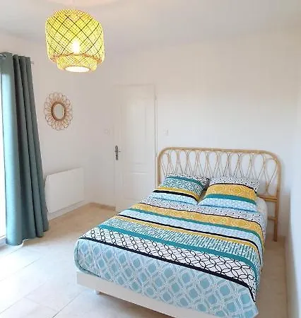 Maison calme et rénovée Oléa Provence, idéale pour passer des vacances dans le Sud Saint-Cannat Esterno foto