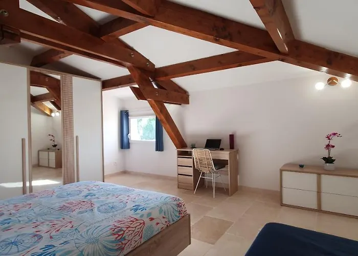 Maison Calme Et Renovee \